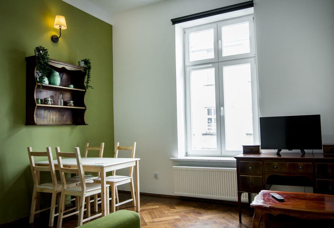 Dom Sapiehy Aparthotel Красков Екстериор снимка